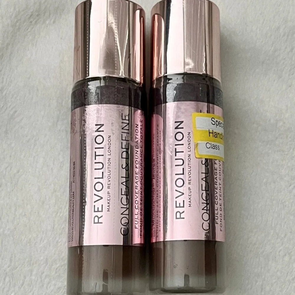 2- Makeup Revolution Conceal & Define Foundation, Long Lasting/Matte Finish F18